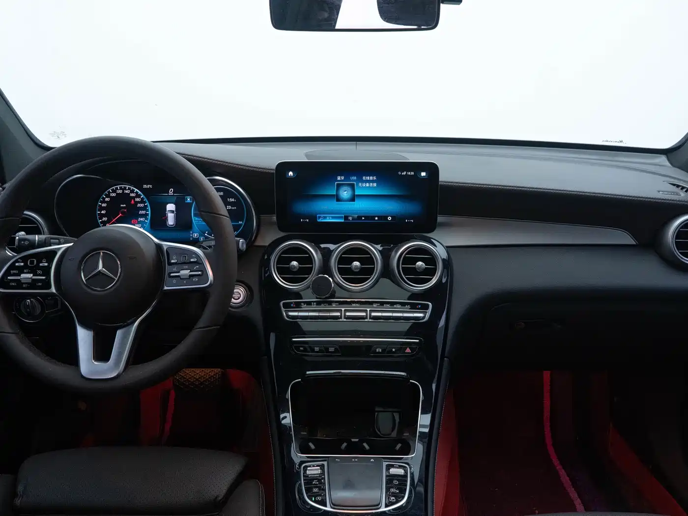 Mercedes-Benz GLC 2022 Facelift GLC 260 L 4MATIC Luxury Model фото 13