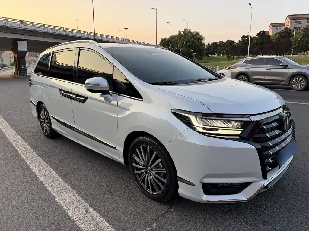 Honda Elysion 2025 2024 2.0L e:HEV Luxury Edition