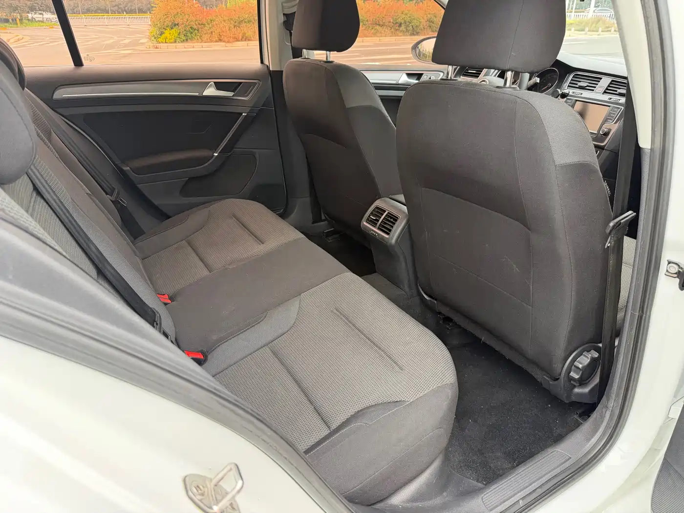 Volkswagen Golf 2017 230TSI Auto Comfort Millionth Anniversary Edition фото 12
