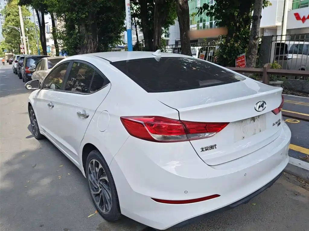 Hyundai Elantra 2020 1.4T DCT Dynamic·Vitality фото 5