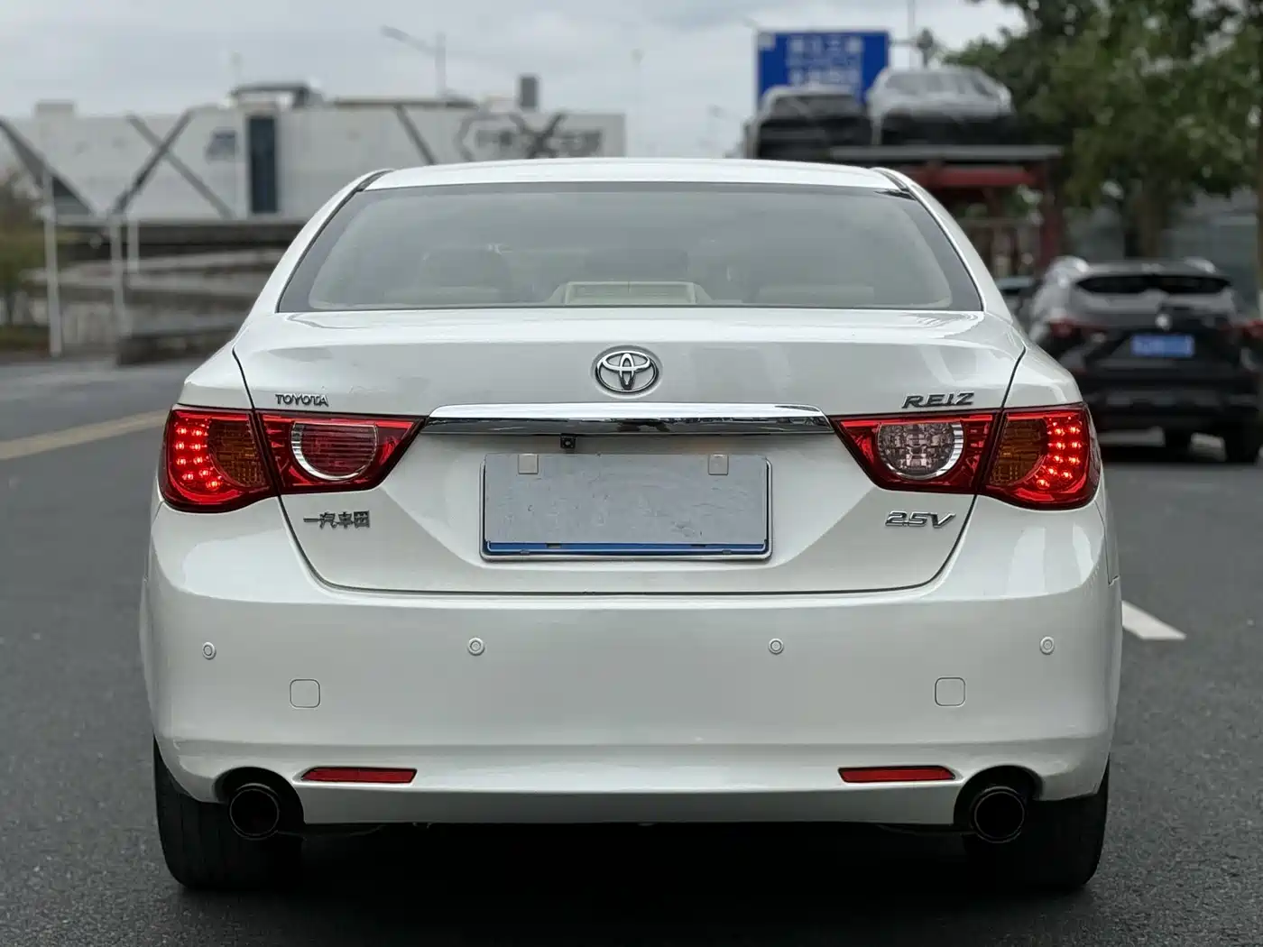 Toyota Reiz 2010 2.5V Elegance Elite Edition фото 5