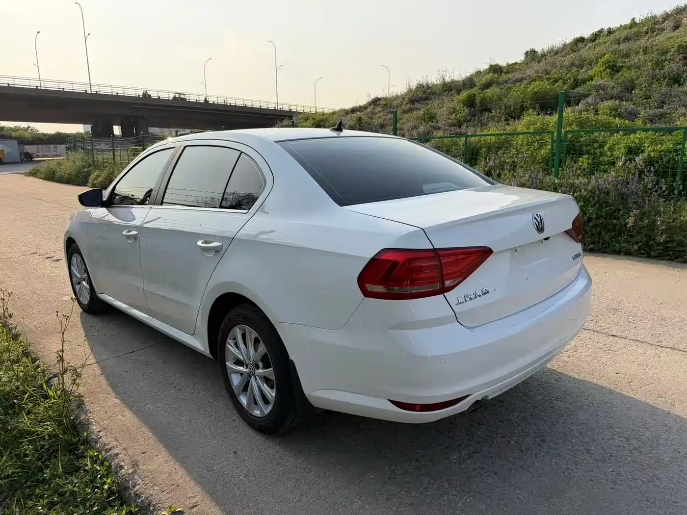 Volkswagen Lavida 2017 1.6L Automatic Comfort Edition фото 9