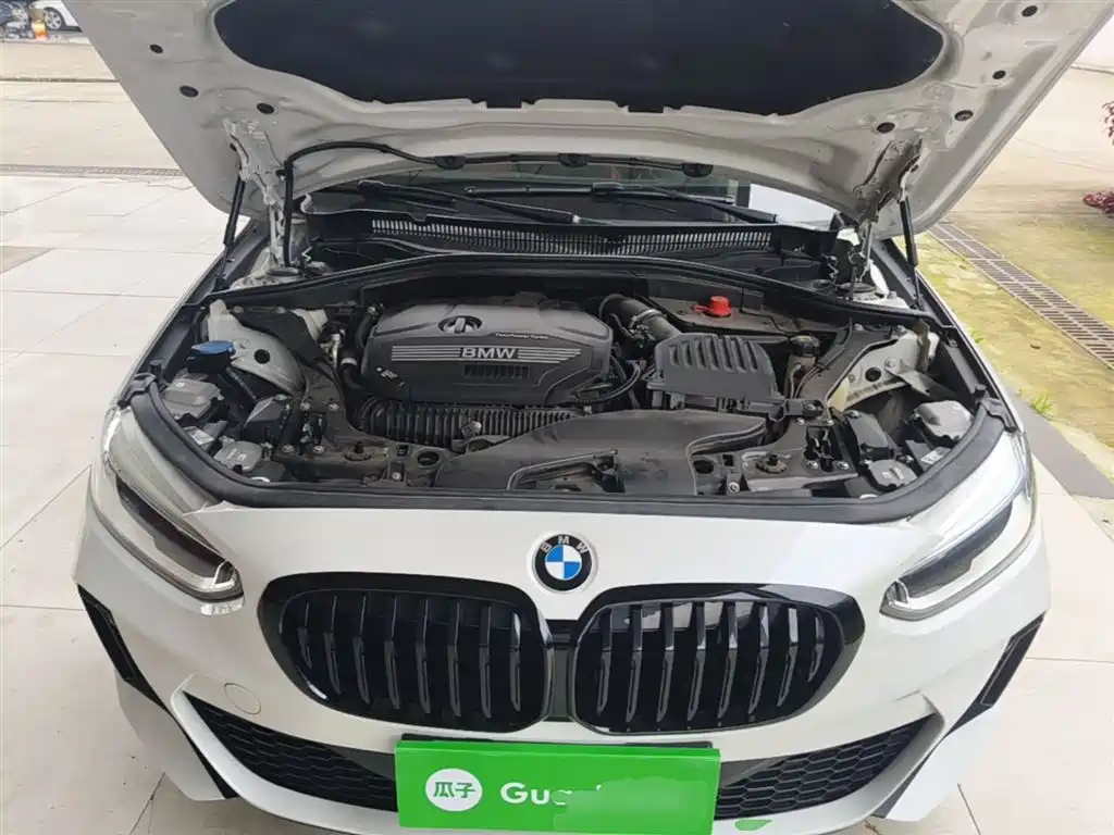 BMW 1 Series 2021 125i M Sport Black Night Edition фото 20