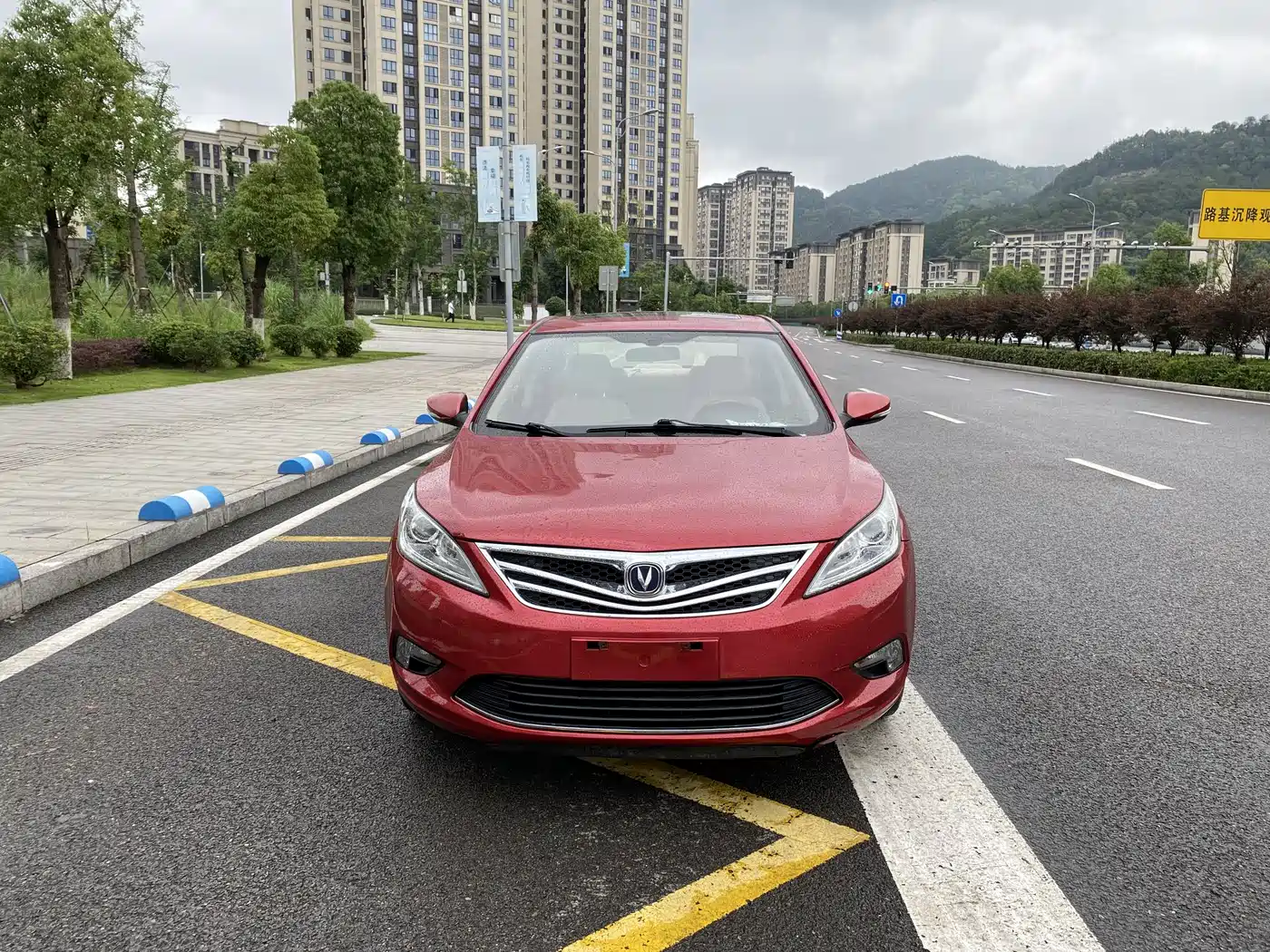 Photo 2 - Changan Eado
