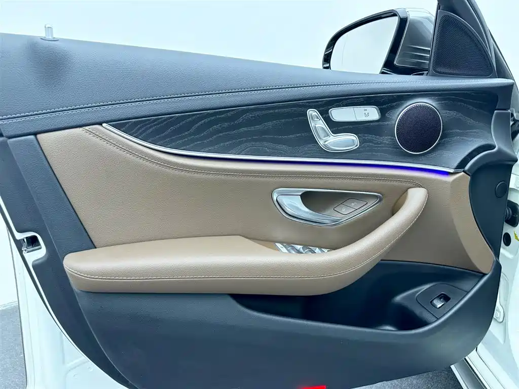 Mercedes-Benz E-Class 2018 E 200 L Sport фото 5