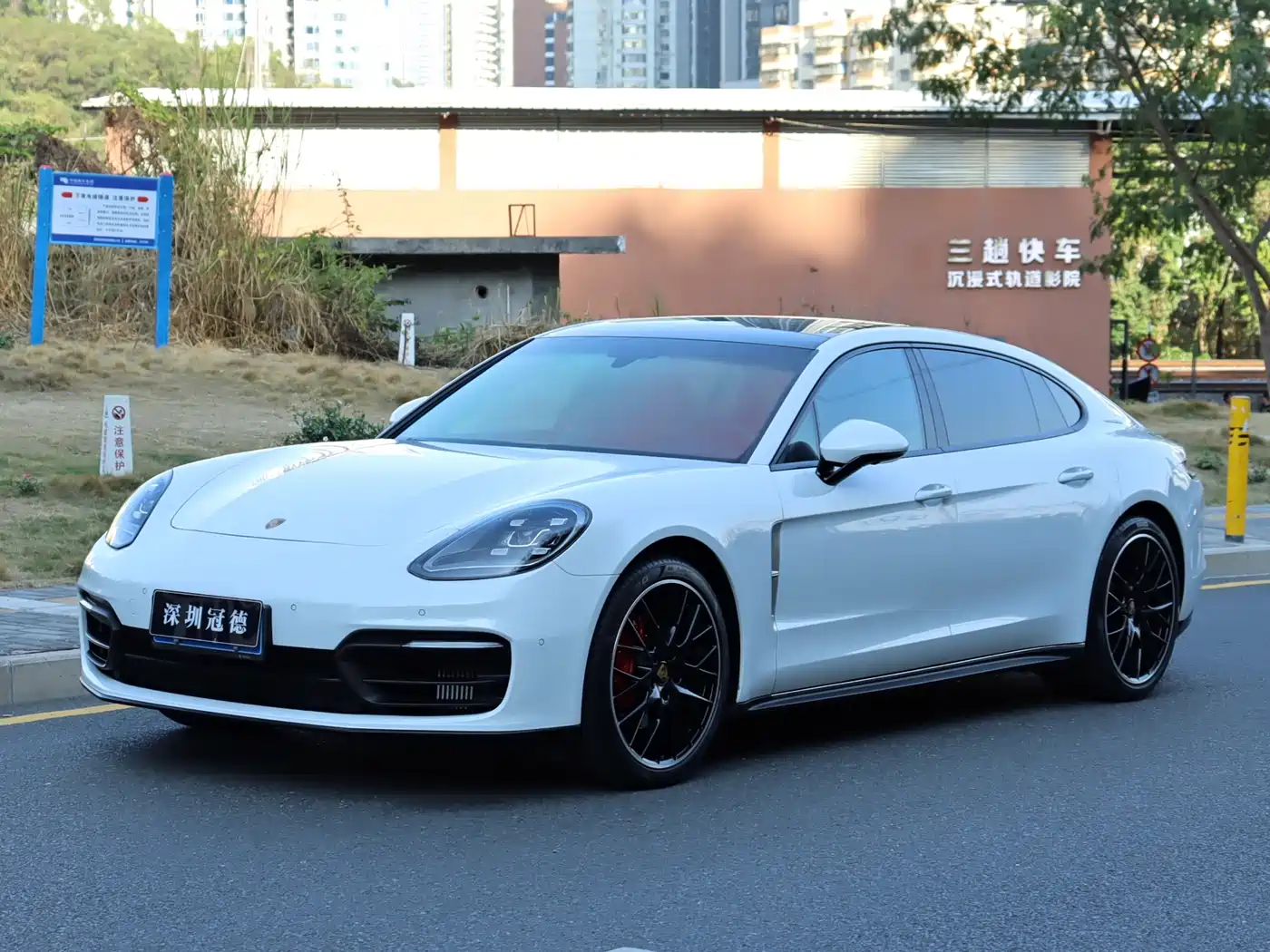 PORSCHE PANAMERA