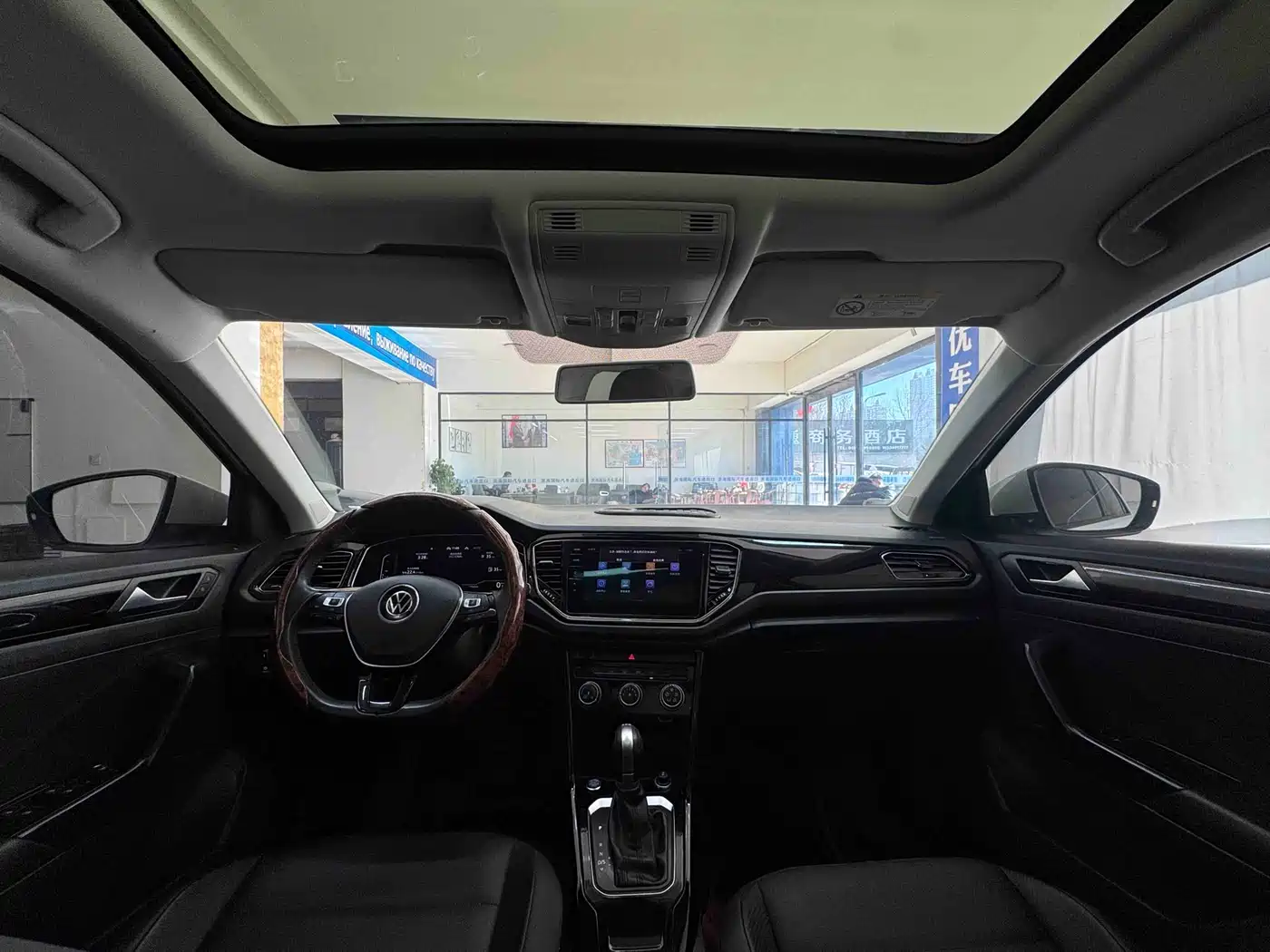Volkswagen T-ROC 2021 280TSI DSG 2WD Comfort Smart Connect Edition фото 16