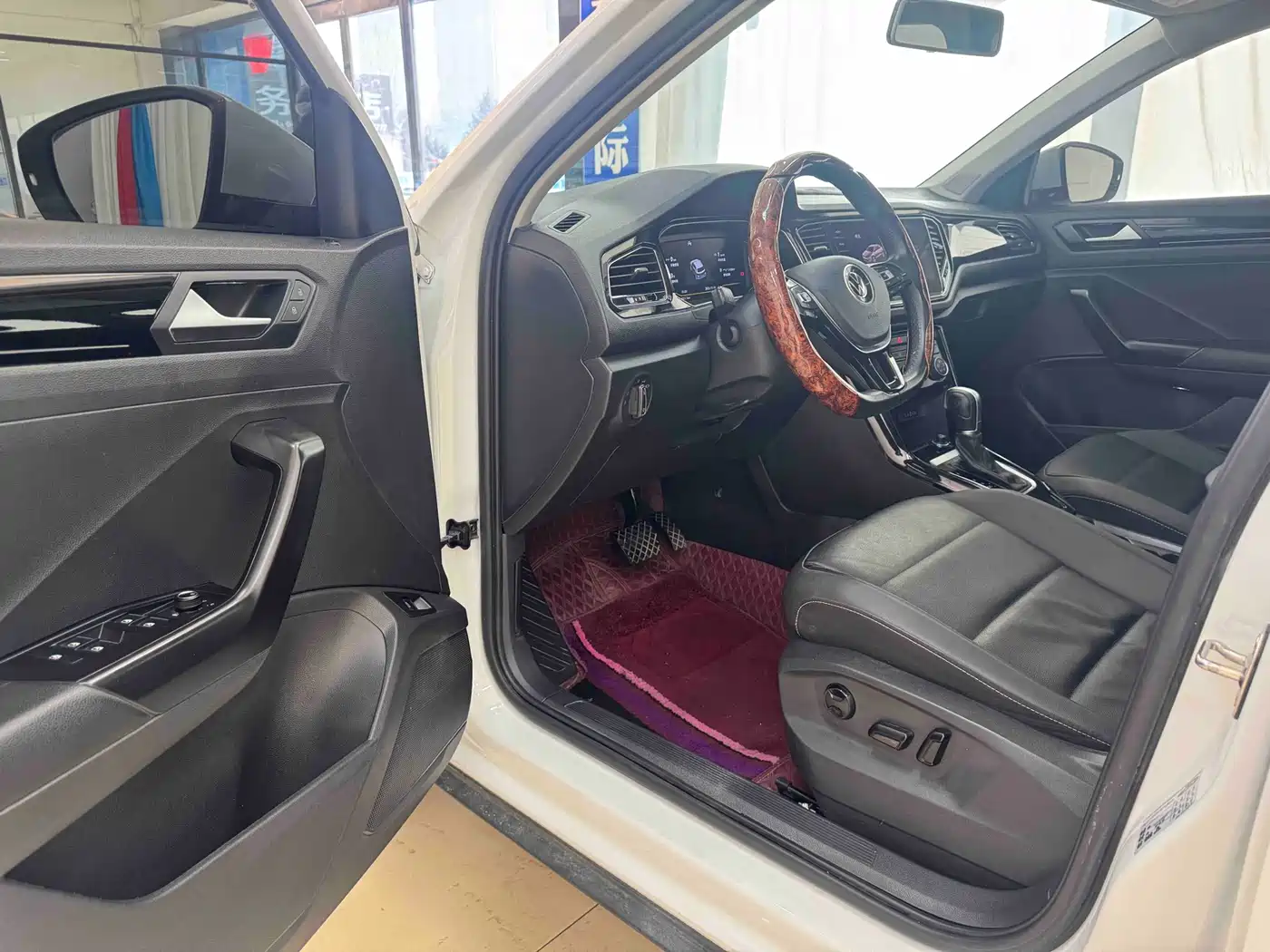 Volkswagen T-ROC 2021 280TSI DSG 2WD Comfort Smart Connect Edition фото 7