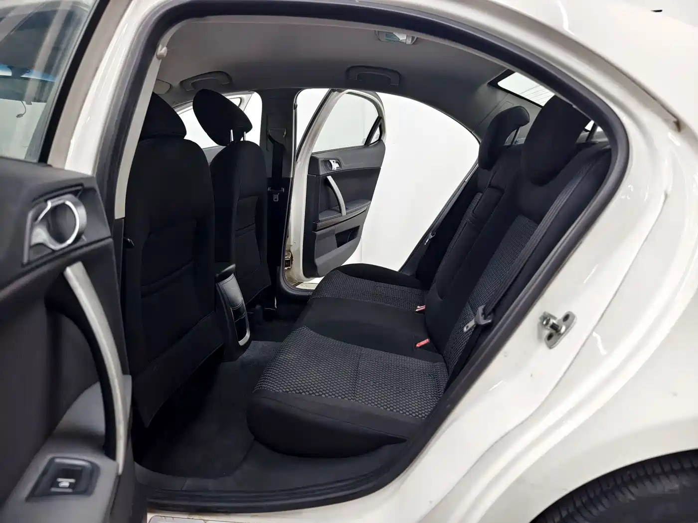 Roewe 550 2016 2013 Classic 550 1.8L Automatic Trend