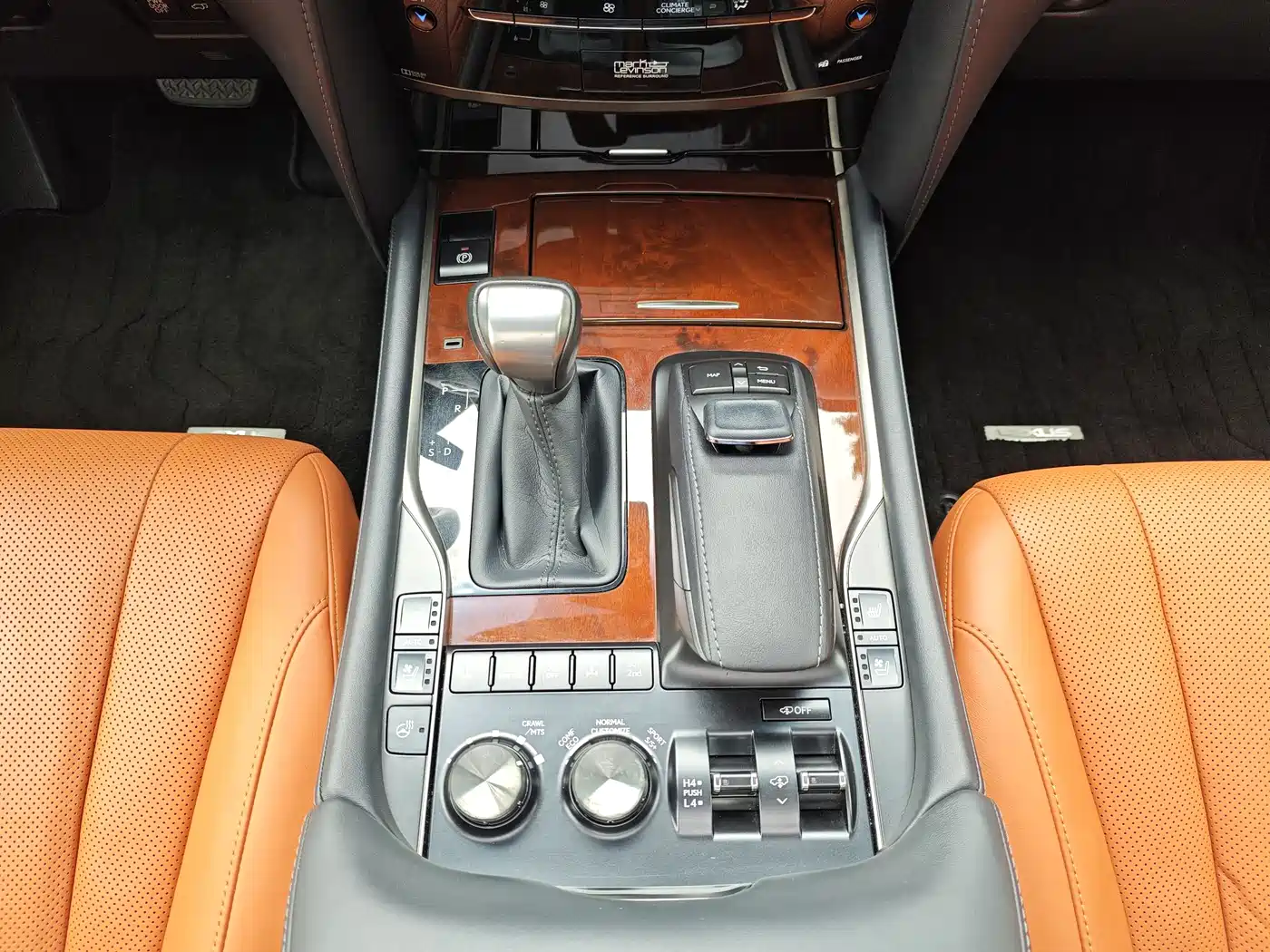 Lexus LX 2016 570 Dynamic Luxury Edition фото 15