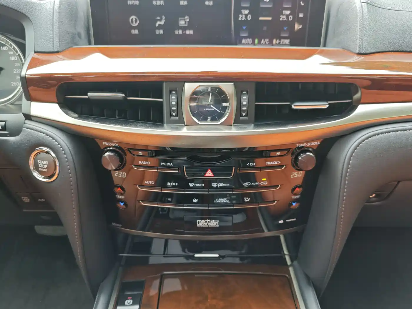 Lexus LX 2016 570 Dynamic Luxury Edition фото 14