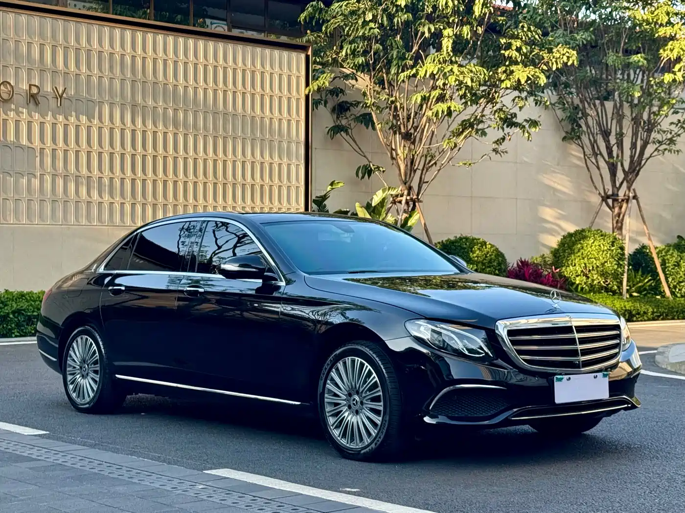 Mercedes-Benz E-Class 2019 Facelift E 300 L Luxury фото 3