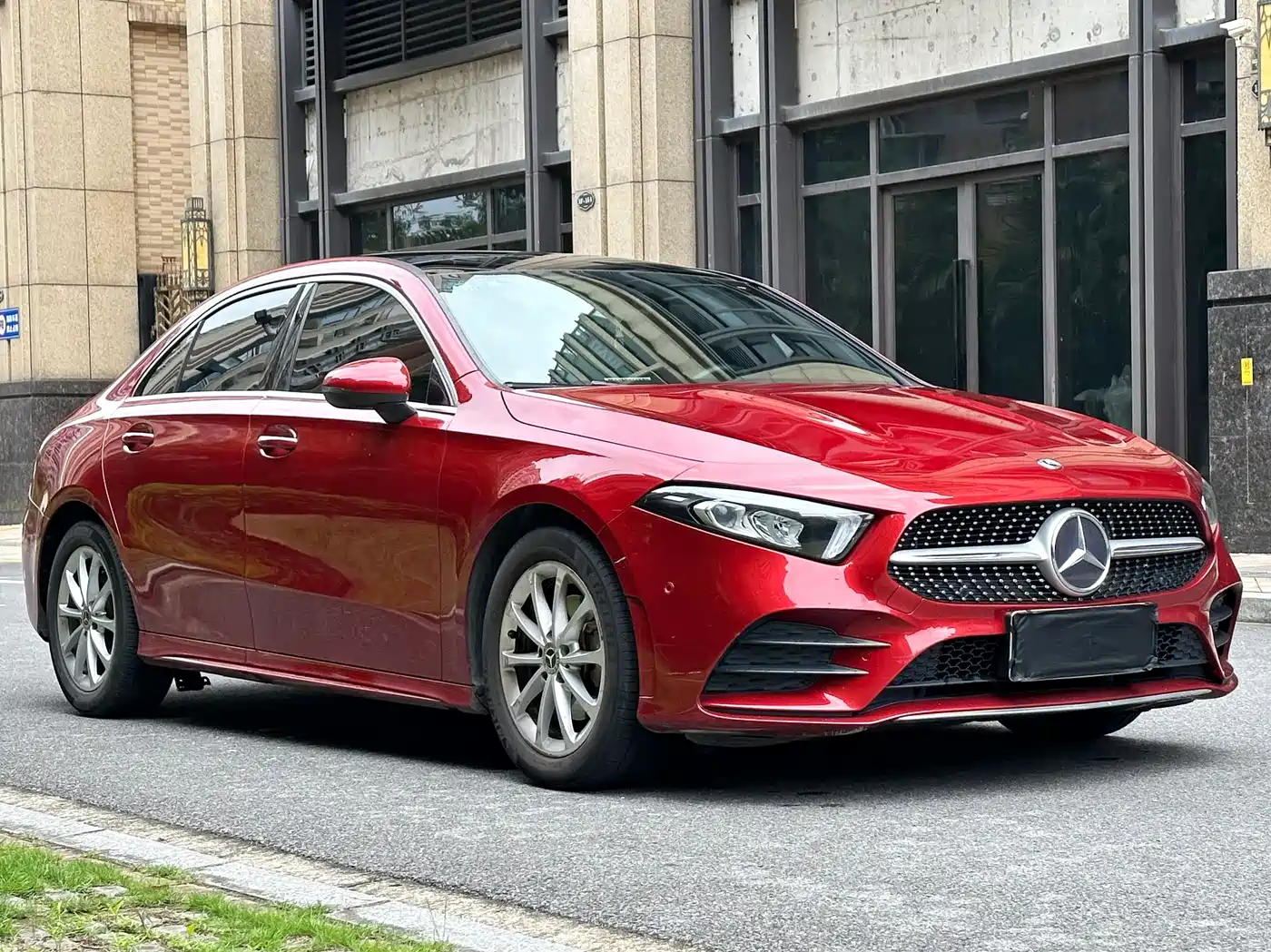 Mercedes-Benz A-Class 2019 A 200 L Sport Sedan фото 5