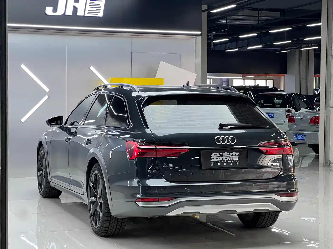Audi A6 (Import) 2023 Model allroad quattro 55 TFSI Premium Off-road Version фото 4