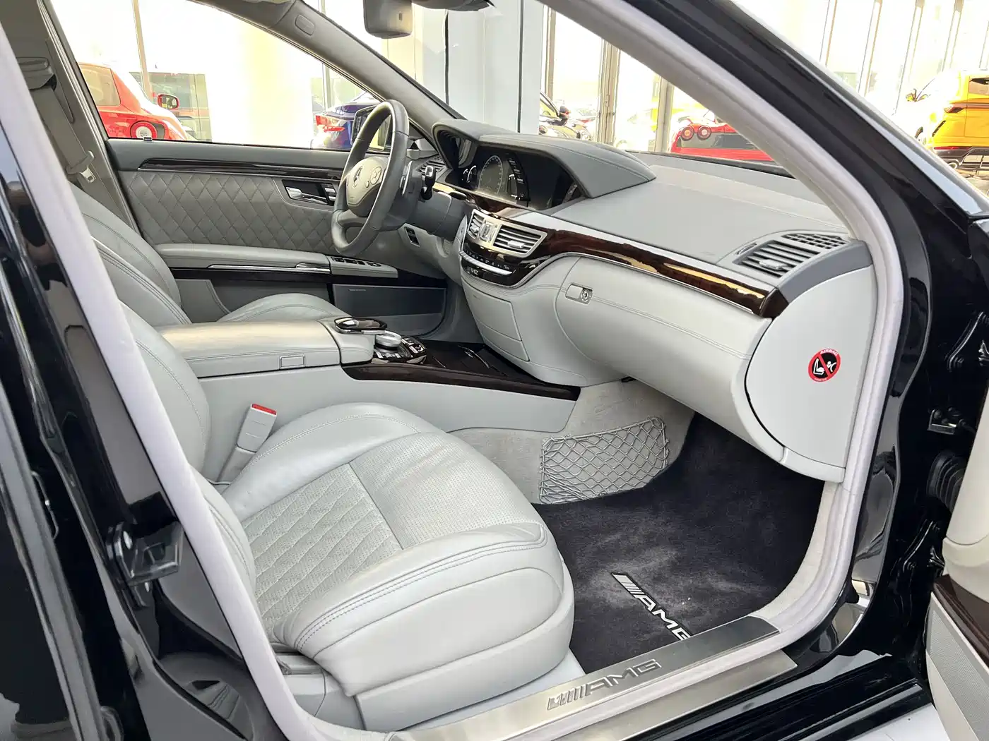 Mercedes-Benz S-Class AMG 2010 AMG S 65 фото 30