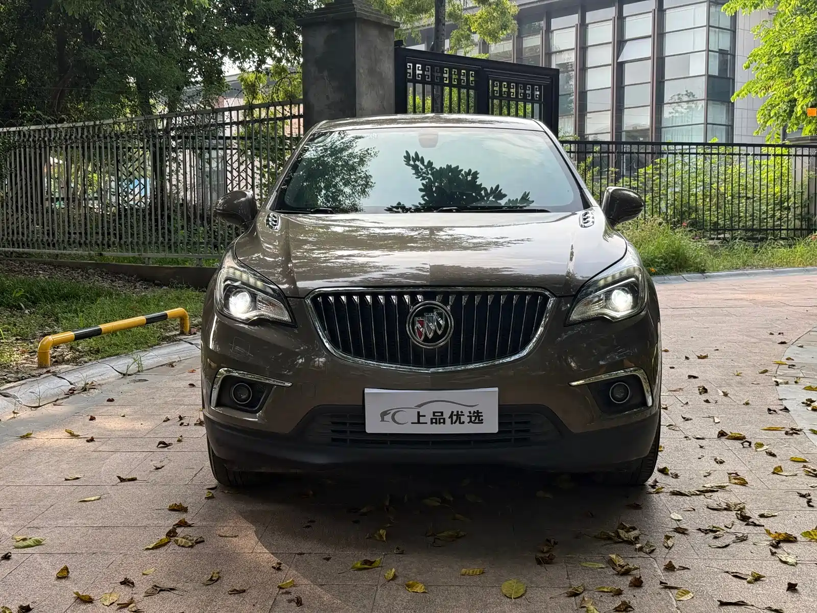 Фото 2 - Buick Envision Plus