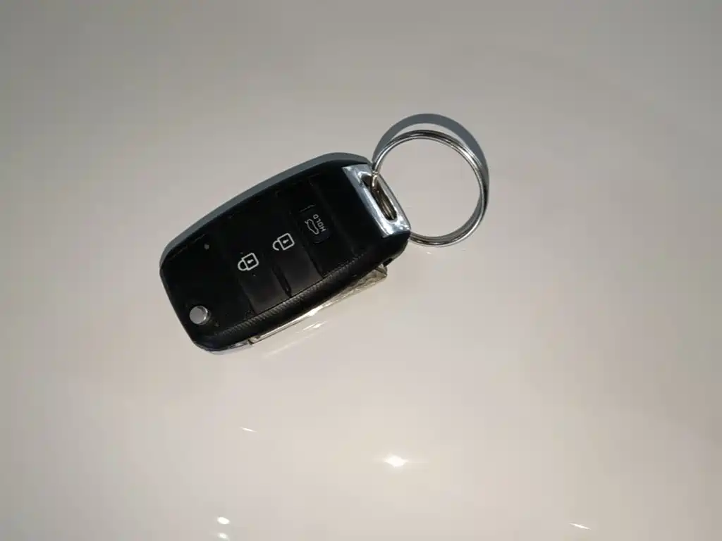 Kia K2 2017 2017 Sedan 1.4L AT GLS