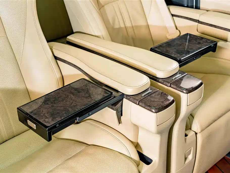 Toyota Alphard 2020 Hybrid 2.5L Premium Edition фото 25