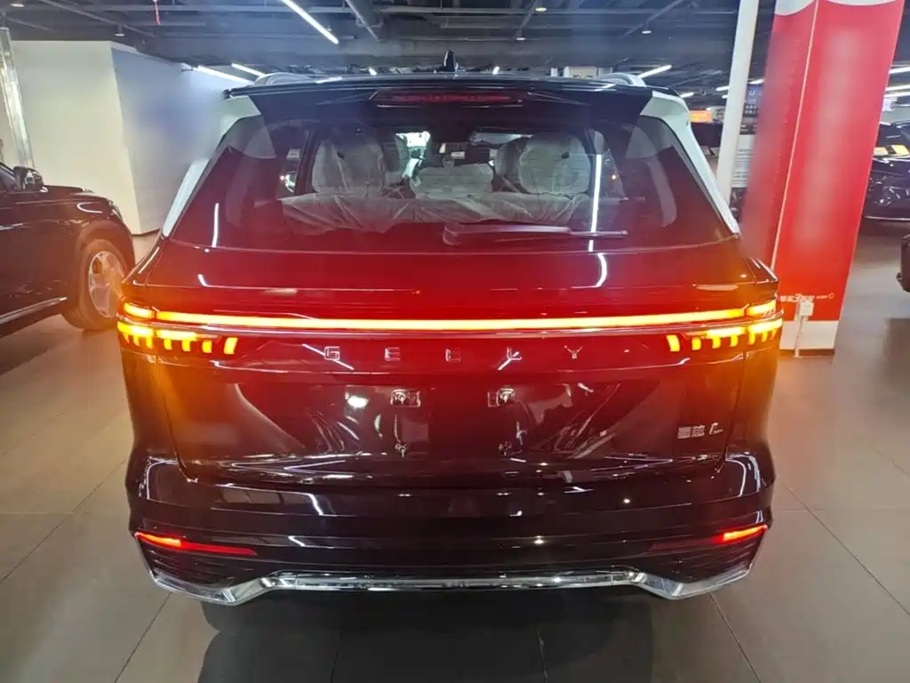 Фото 6 - Geely Monjaro