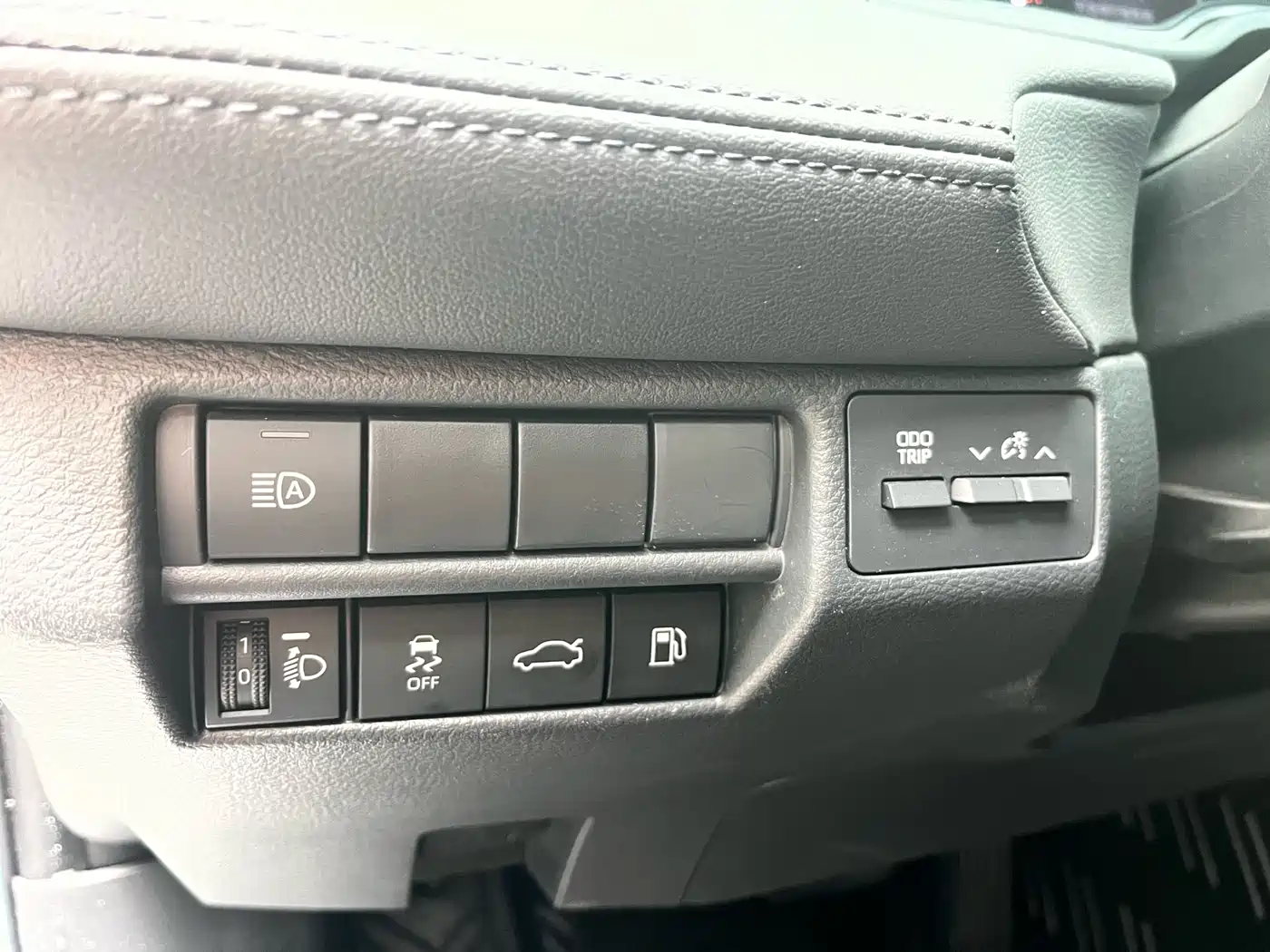 Toyota Avalon 2023 2.5L Luxury Edition фото 16