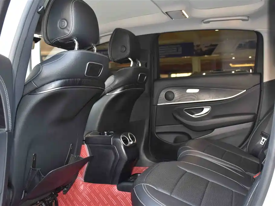 Mercedes-Benz E-Class 2018 E 200 L Sport фото 11