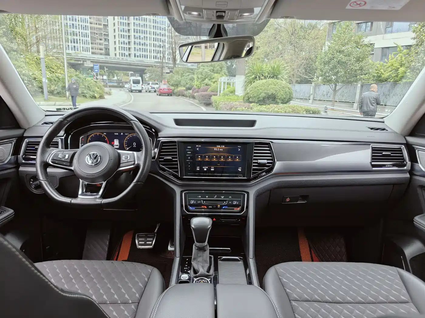 Volkswagen Teramont 2020 Teramont X 380TSI 4WD Luxury фото 12