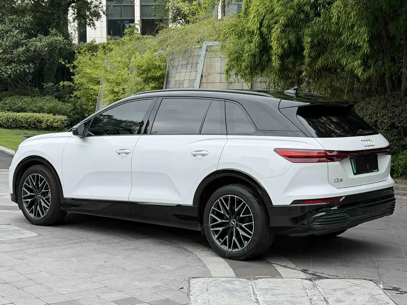 Audi Q5 e-tron 2023 2022 40 e-tron Starlight Edition Mecha Suit Sun Chaser Version