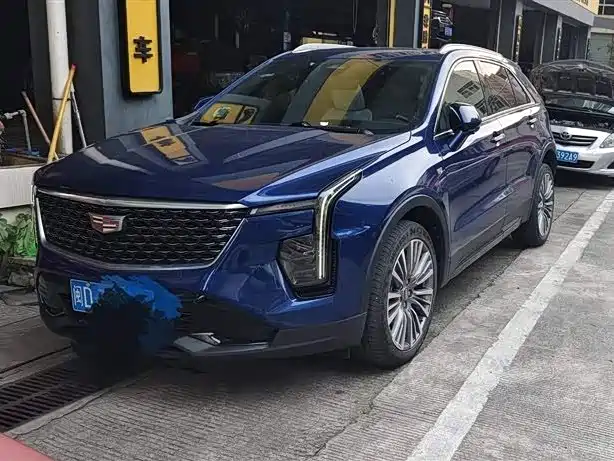 CADILLAC XT4