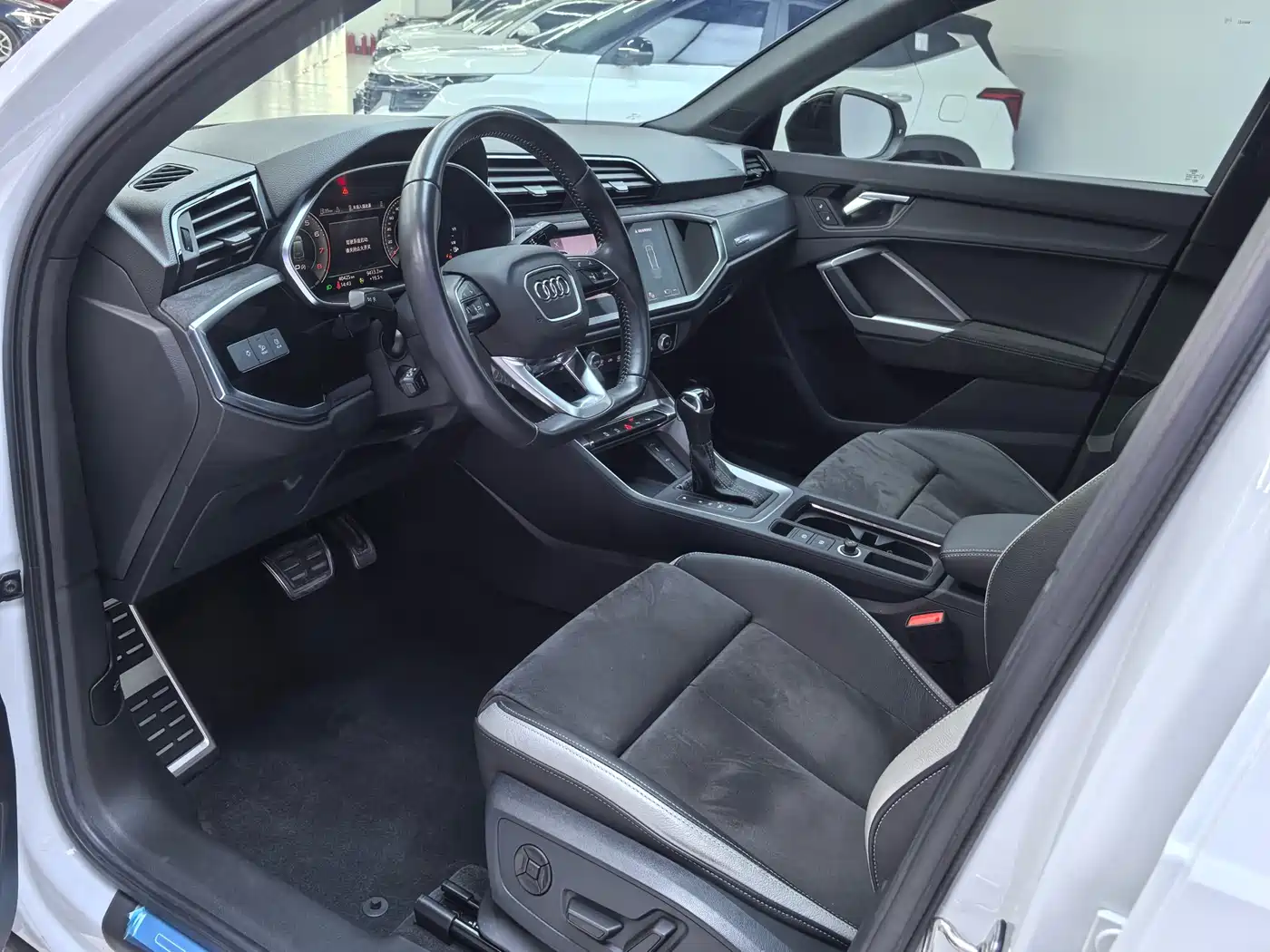 Audi Q3 2022 35 TFSI Fashion Dynamic фото 6