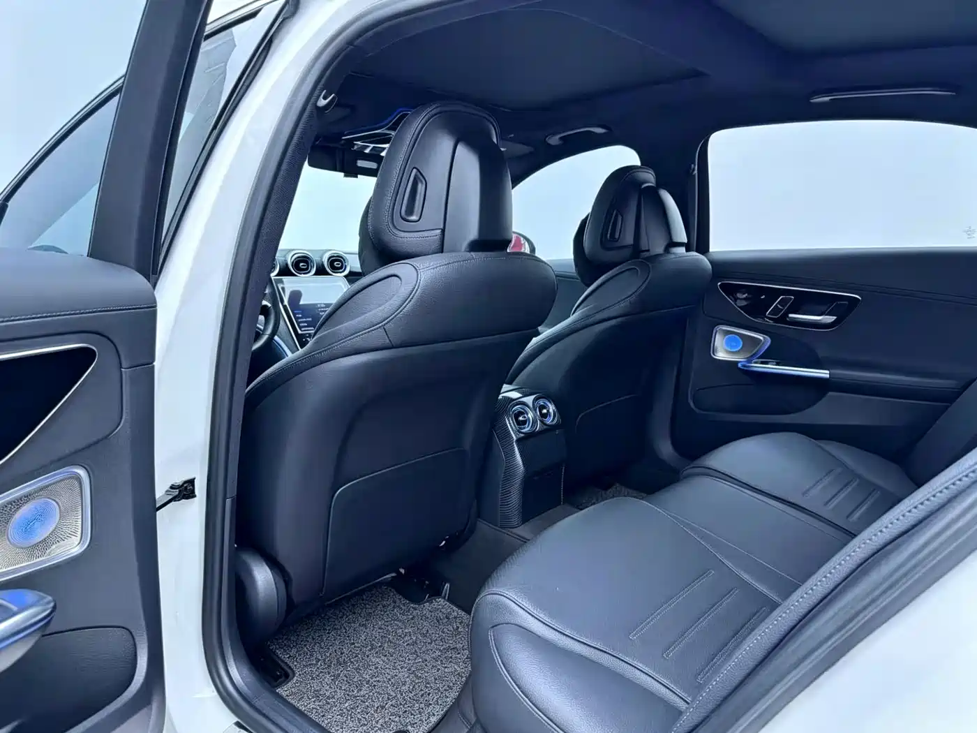 Mercedes-Benz C-Class 2023 C 260 L Night Edition Sport фото 6