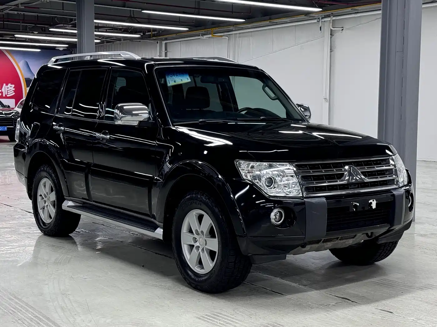 Mitsubishi Pajero (Import) 2010 3.0L Automatic Elite Edition фото 2