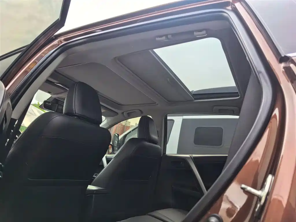 Toyota RAV4 Rongfang 2018 2.5L Automatic 4WD Elite i Edition фото 7