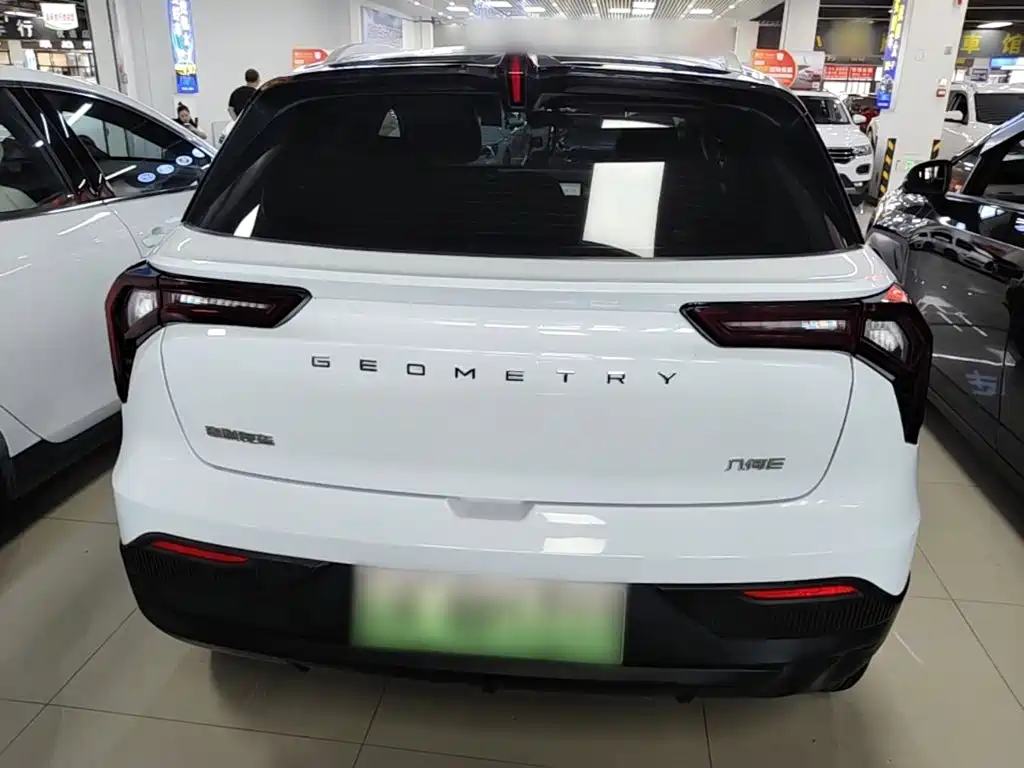 Фото 6 - Geely Geometry E Firefly