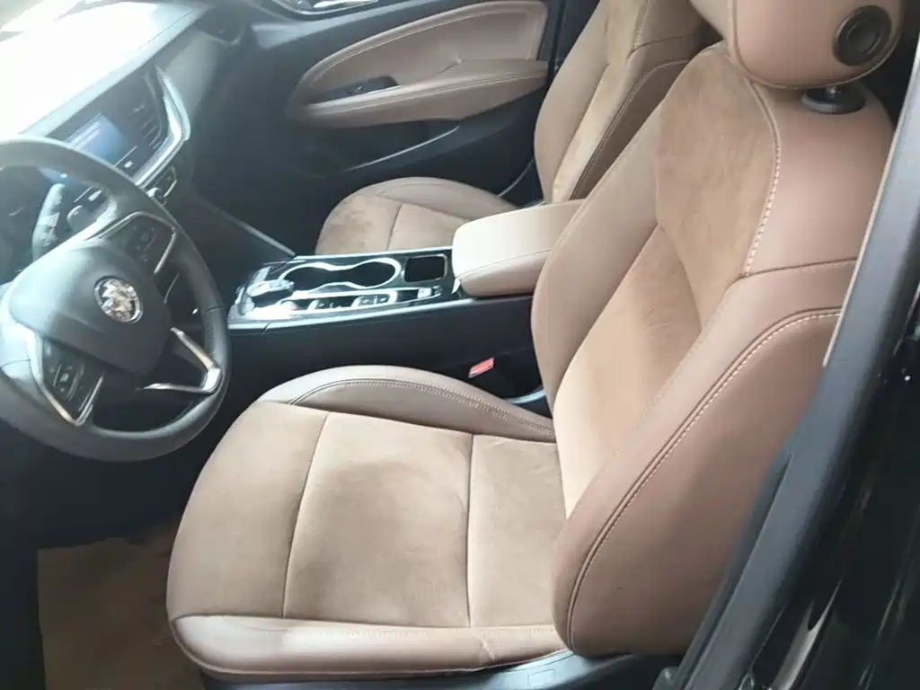 Photo 20 - Buick Regal