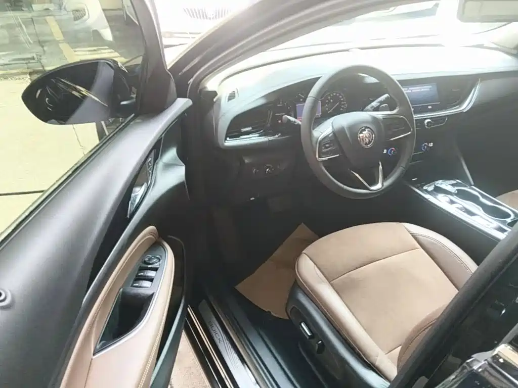 Photo 21 - Buick Regal