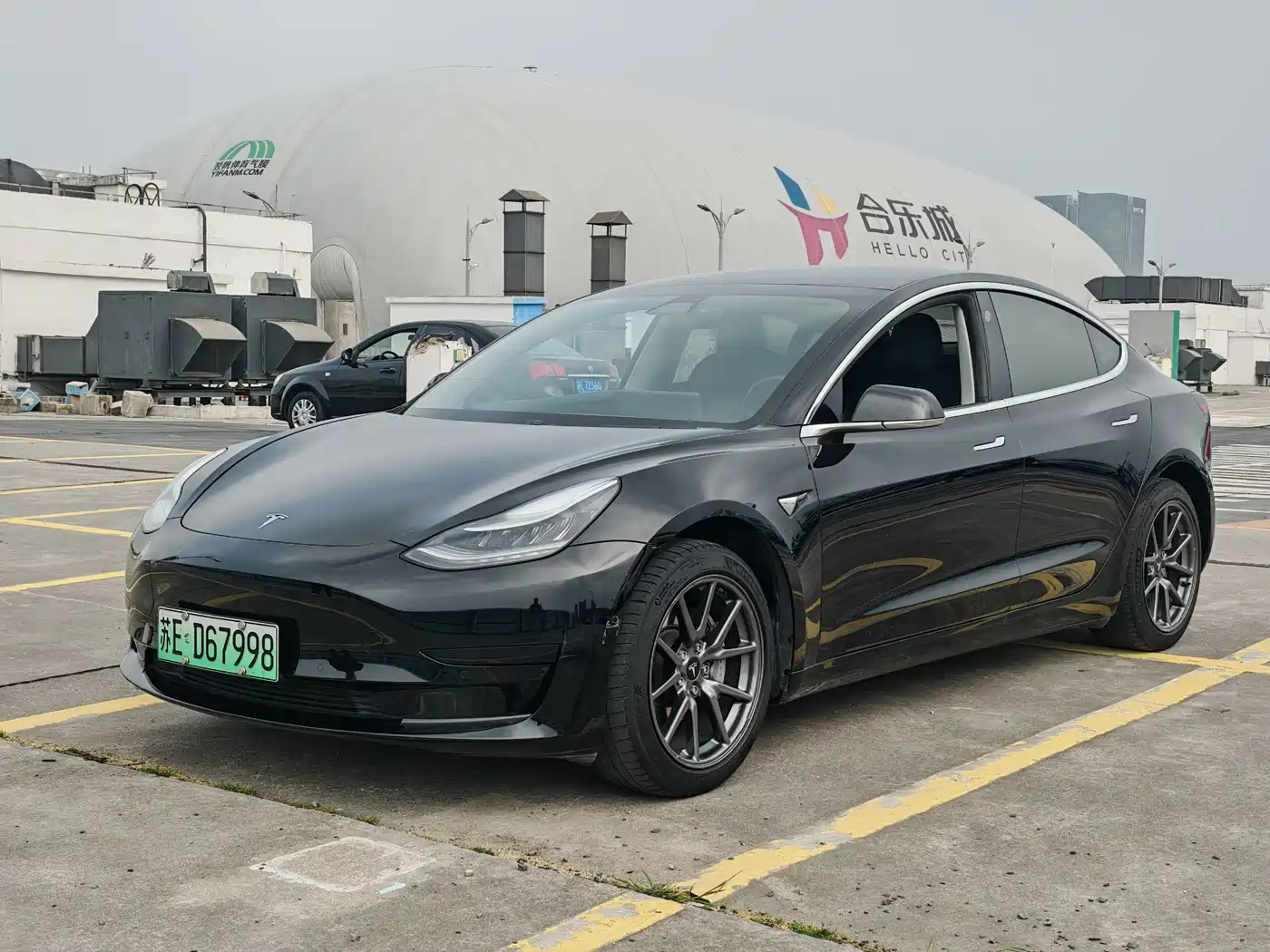 TESLA MODEL 3