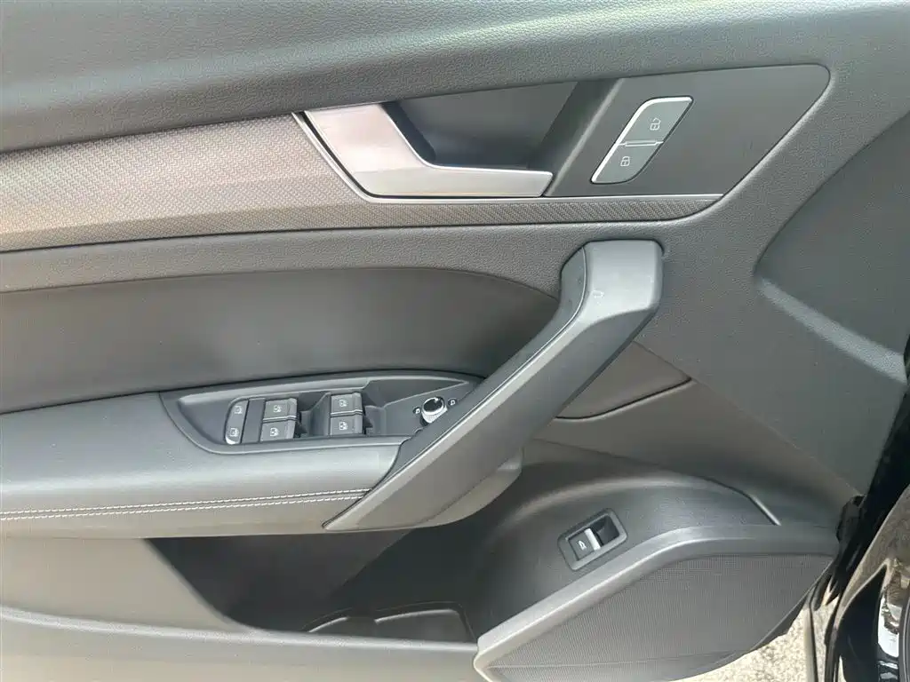 Audi Q5L 2024 Model 40 TFSI Luxury Dynamic фото 16