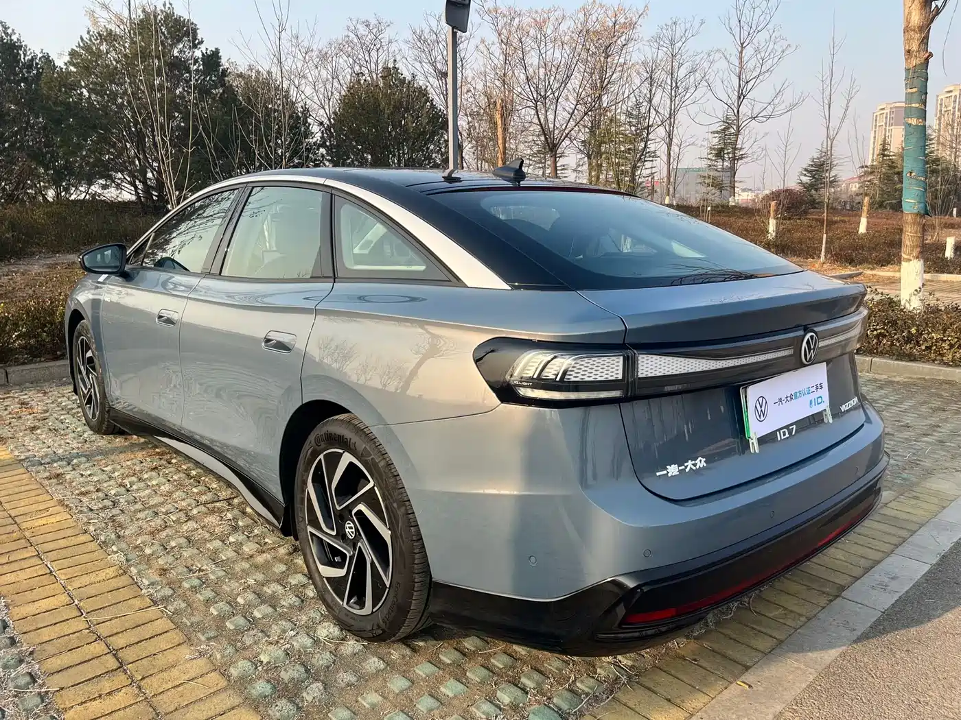 VOLKSWAGEN ID.7 VIZZION