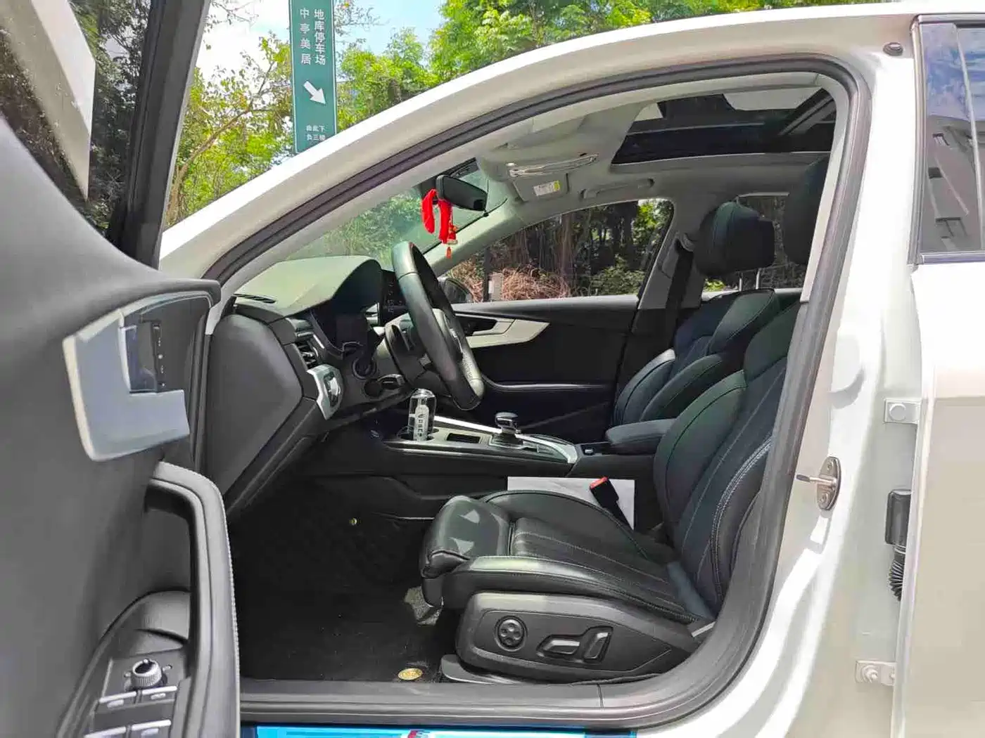 Фото 9 - Audi A4L