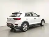 Photo 2 - Volkswagen T-ROC