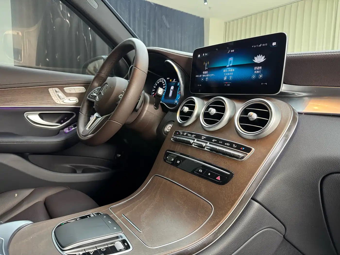Mercedes-Benz GLC 2022 Model GLC 260 L 4MATIC Luxury Edition фото 37