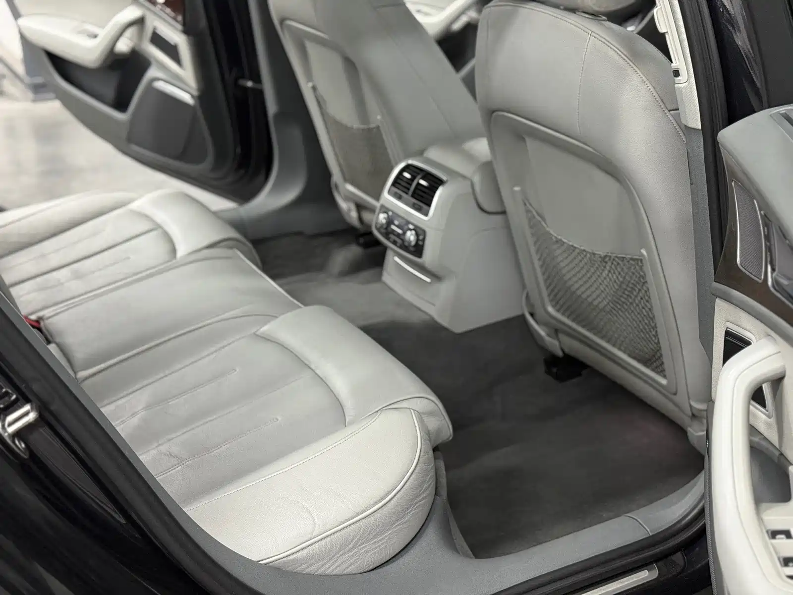 Photo 15 - Audi A6L