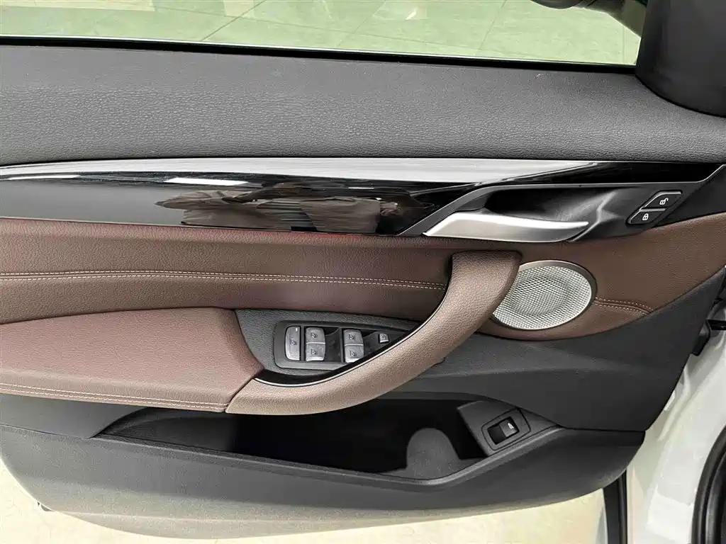 BMW X1 2022 sDrive20Li Fashion фото 8