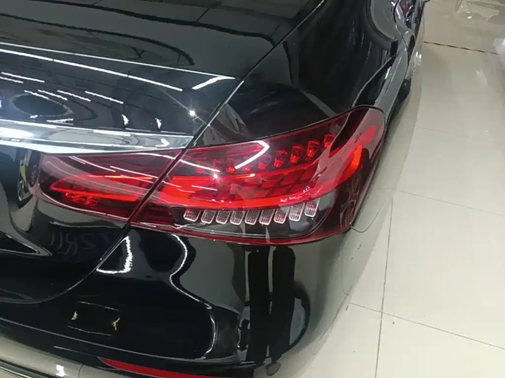 Фото 8 - Mercedes-Benz E-Class