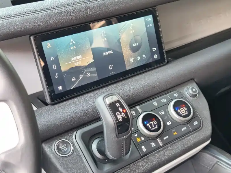Land Rover Defender 2020 Model 110 P400 SE фото 7