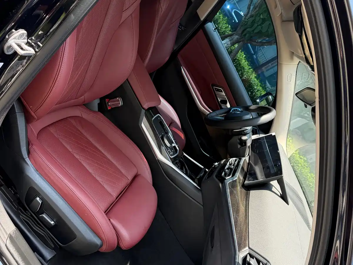 Photo 13 - BMW 3 Series