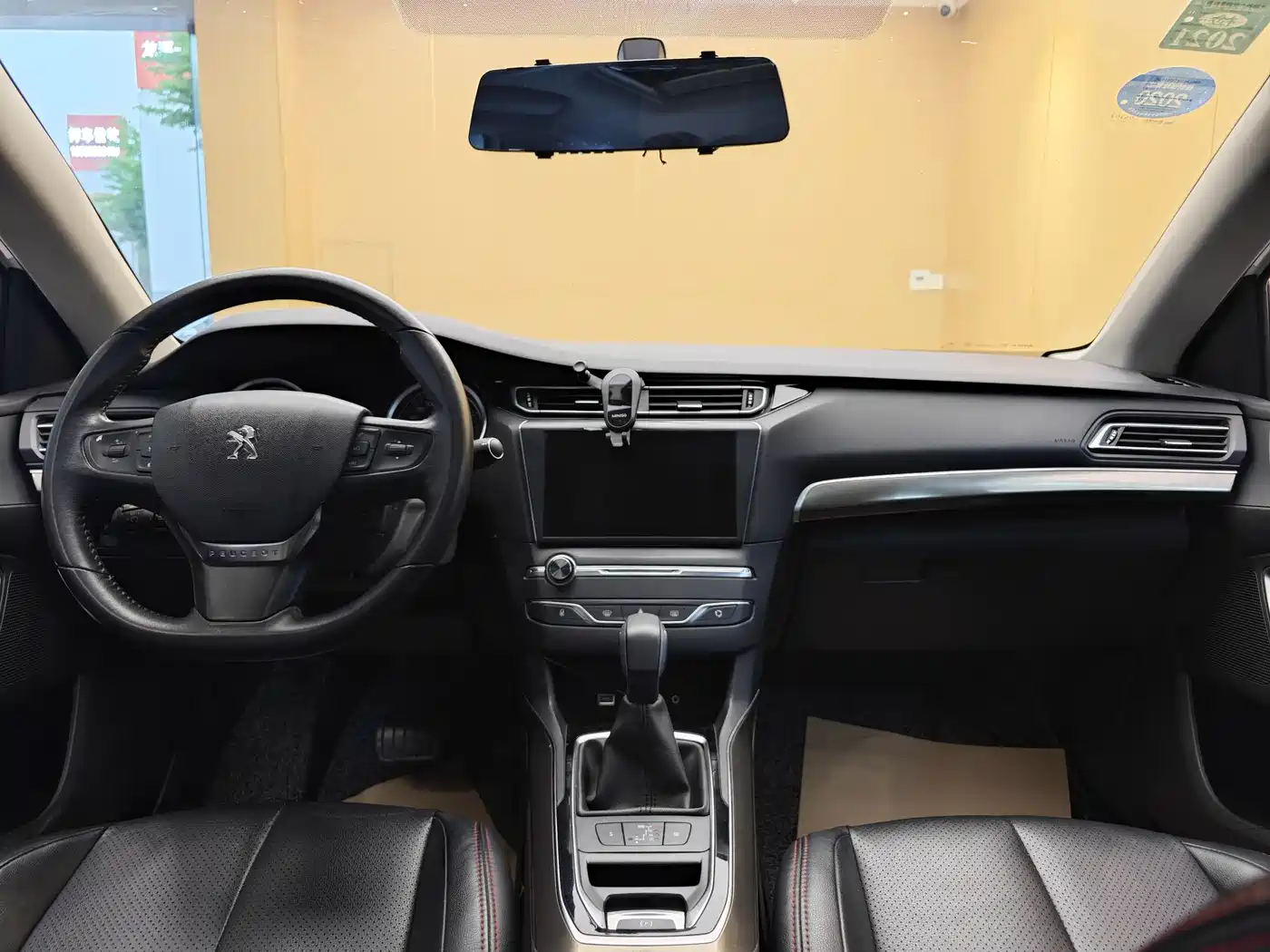 Peugeot 408 2016 1.6T Automatic Luxury Edition фото 19