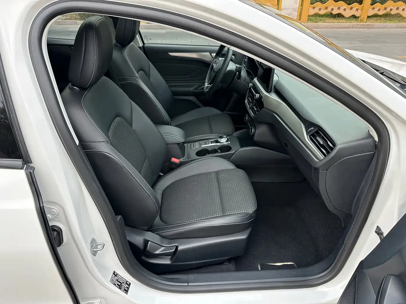 Ford Focus 2020 2020 Hatchback EcoBoost 180 Auto Trend Edition