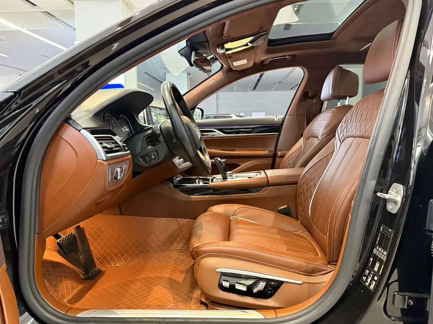 BMW 7 Series 2018 740Li xDrive Premium Type Excellence Package фото 5