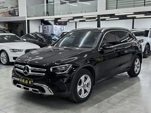 MERCEDES-BENZ GLC